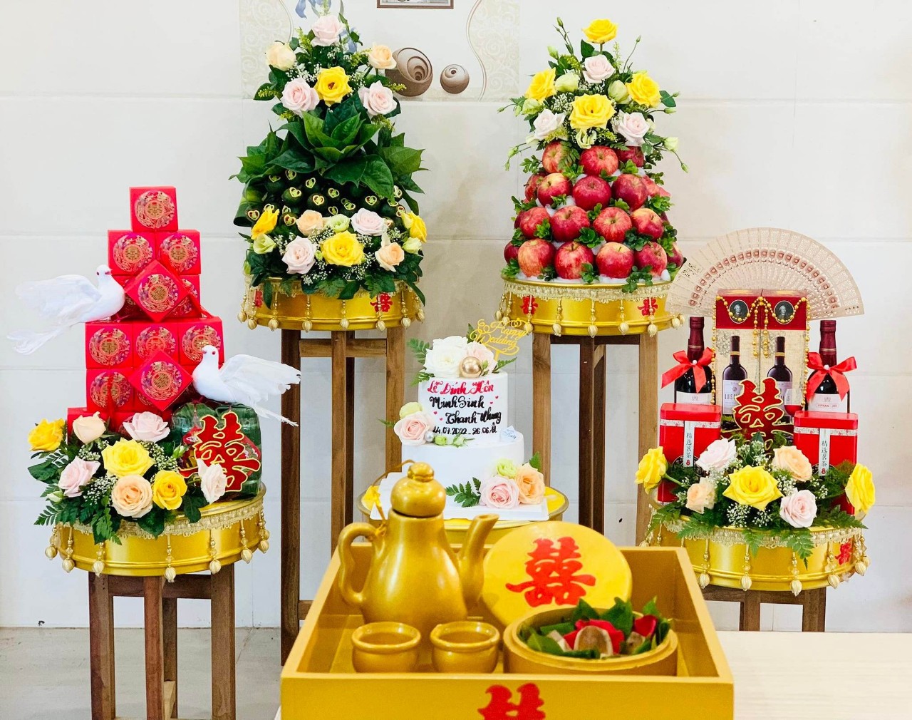 mâm quả vàng lục giác