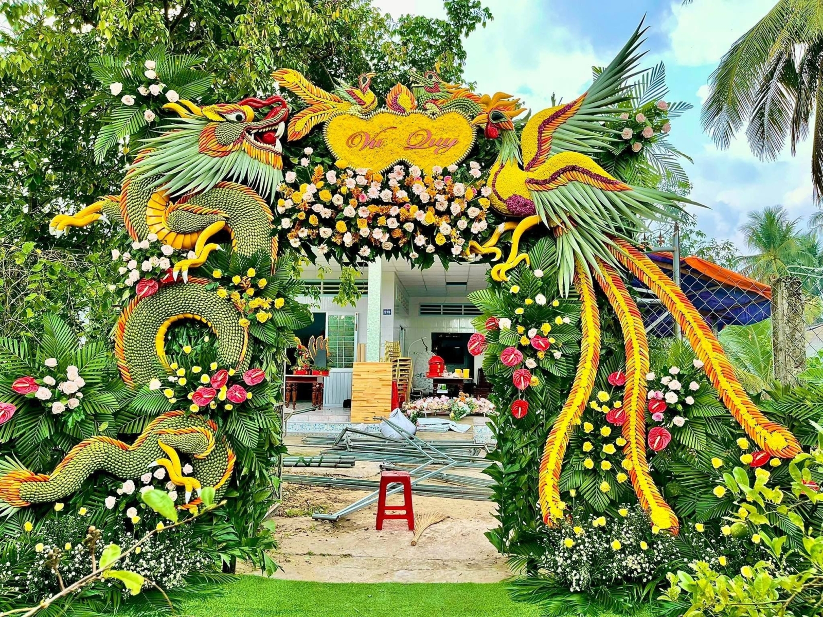 Cổng Long Phụng