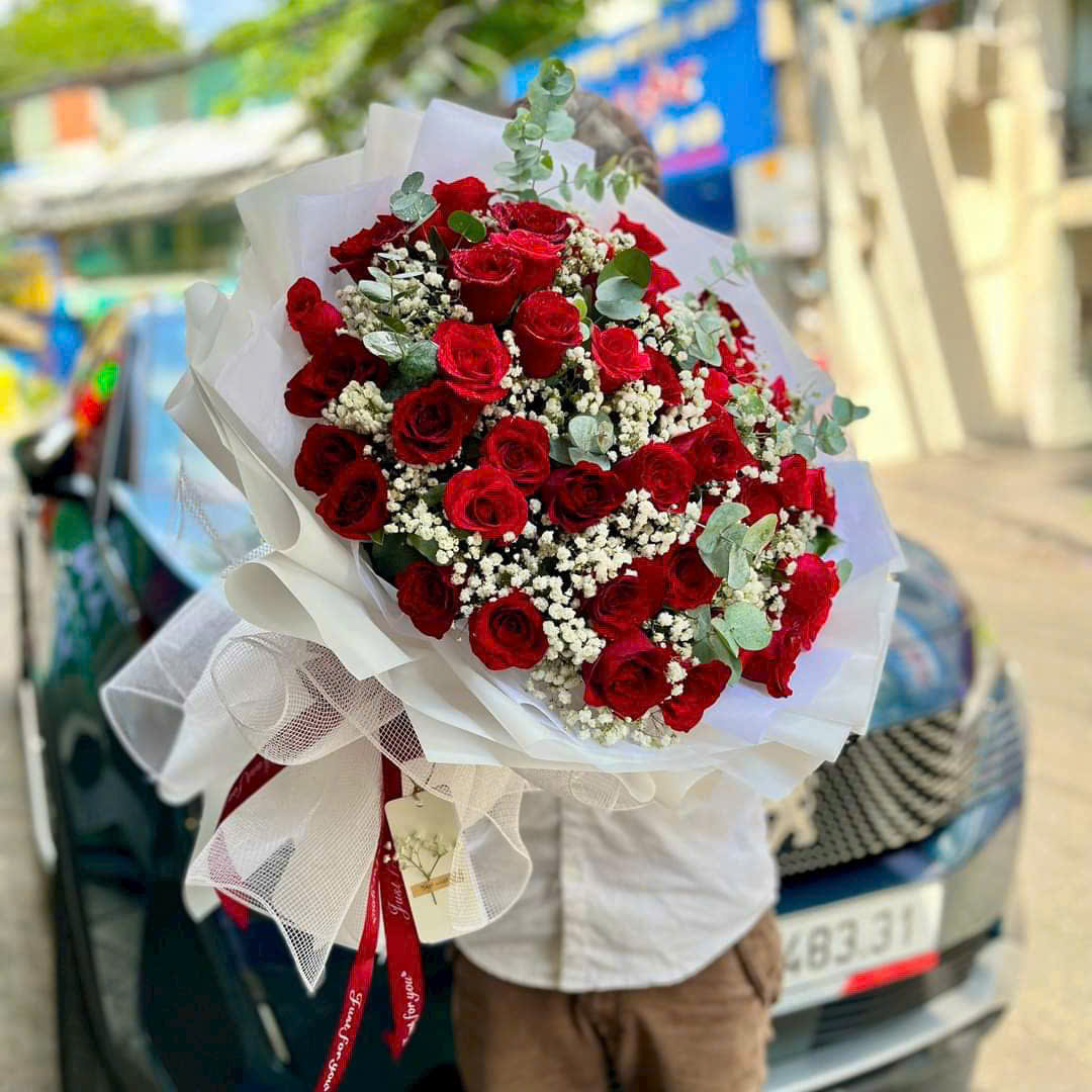 HOA TONE ĐỎ TRẮNG NHIỀU MẪU  (HỒNG BIÊN CAO LÃNH ĐỒNG THÁP: CỔNG RỒNG PHỤNG - MÂM QUẢ - HOA TƯƠI)