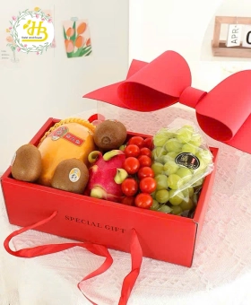 hộp trái cây nhập  khẩu có nơ xinh